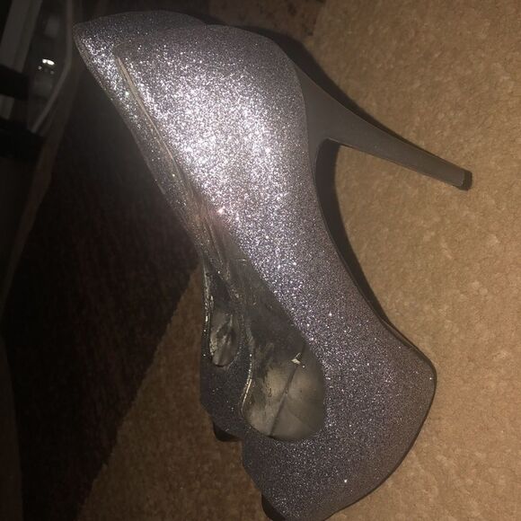 Guess shoes size 8 - Picture 2 of 4